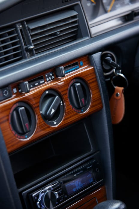 MERCEDES BENZ 190E 1992