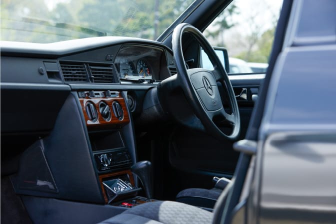 MERCEDES BENZ 190E 1992