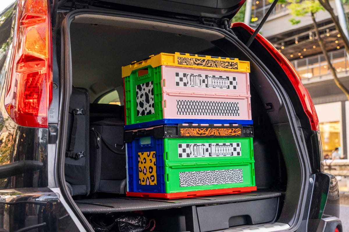 車内を明るくしてくれるコンテナ