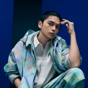 遊び心満載の プレッピーな夏旅スタイル