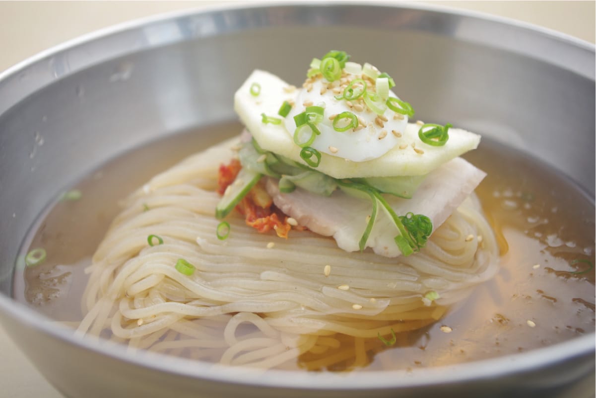 つるんとした喉越しと 初体験の歯応え。冷麺にハマる